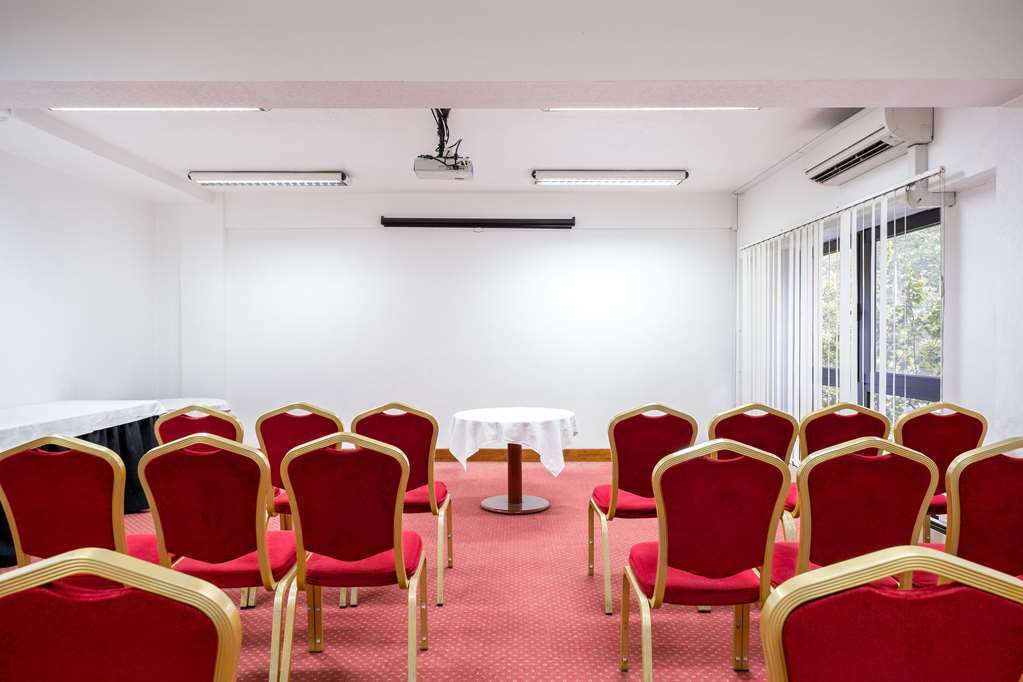 Clarion Croydon Park Hotel Instalações foto